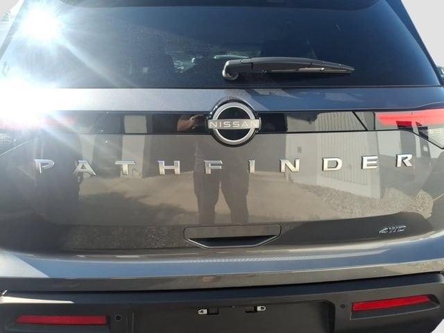 2025 Nissan Pathfinder S - Photo 25