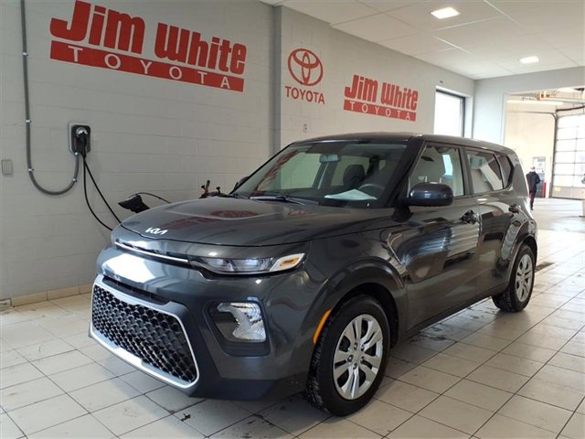 2022 Kia Soul LX's photo