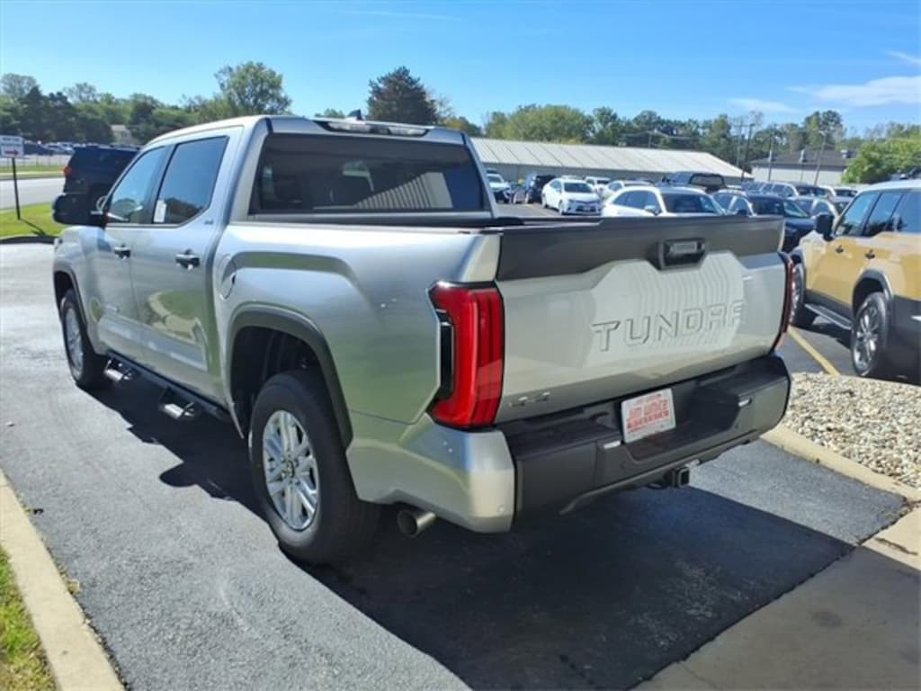 New 2026 Toyota Tundra SR5 SR5 CREWMAX 5.5