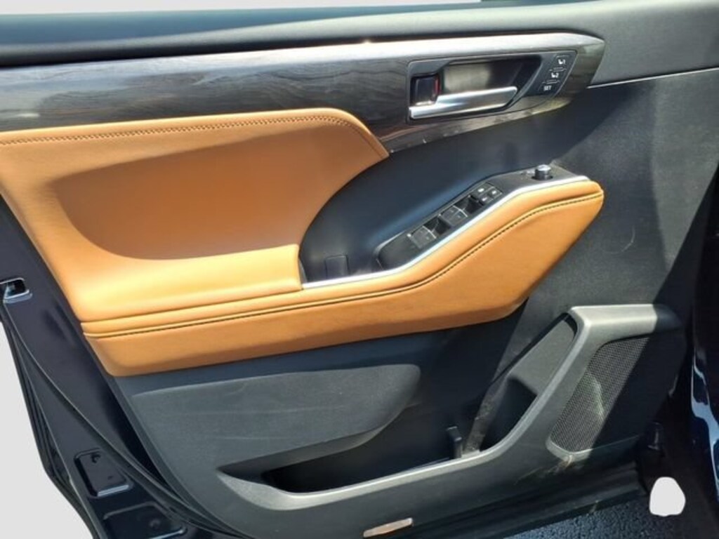 Certified 2026 Toyota Highlander Hybrid Platinum SUV
