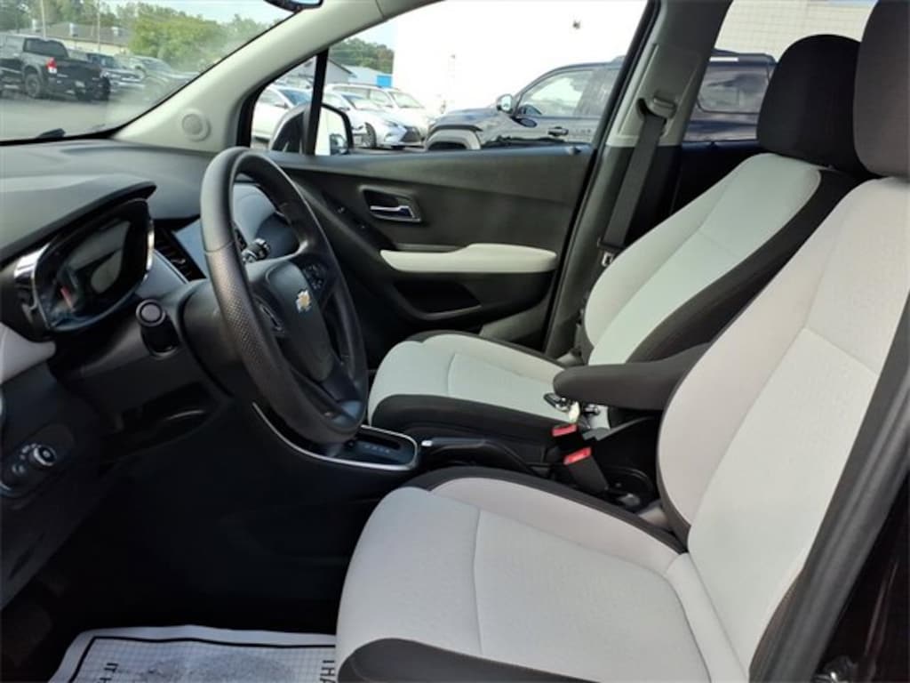 Used 2022 Chevrolet Trax LS SUV