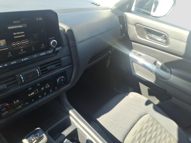 2025 Nissan Pathfinder S - Photo 11