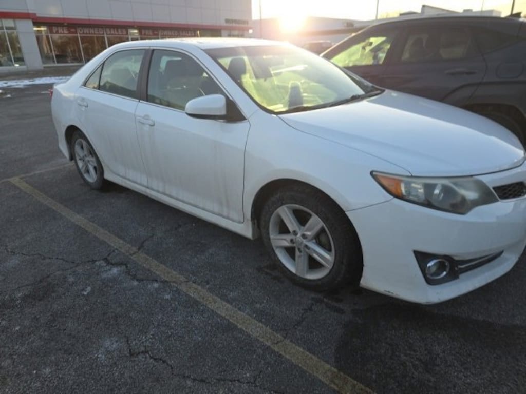 Used 2013 Toyota Camry SE Sedan