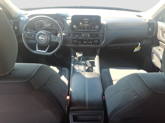 2025 Nissan Pathfinder S - Photo 15