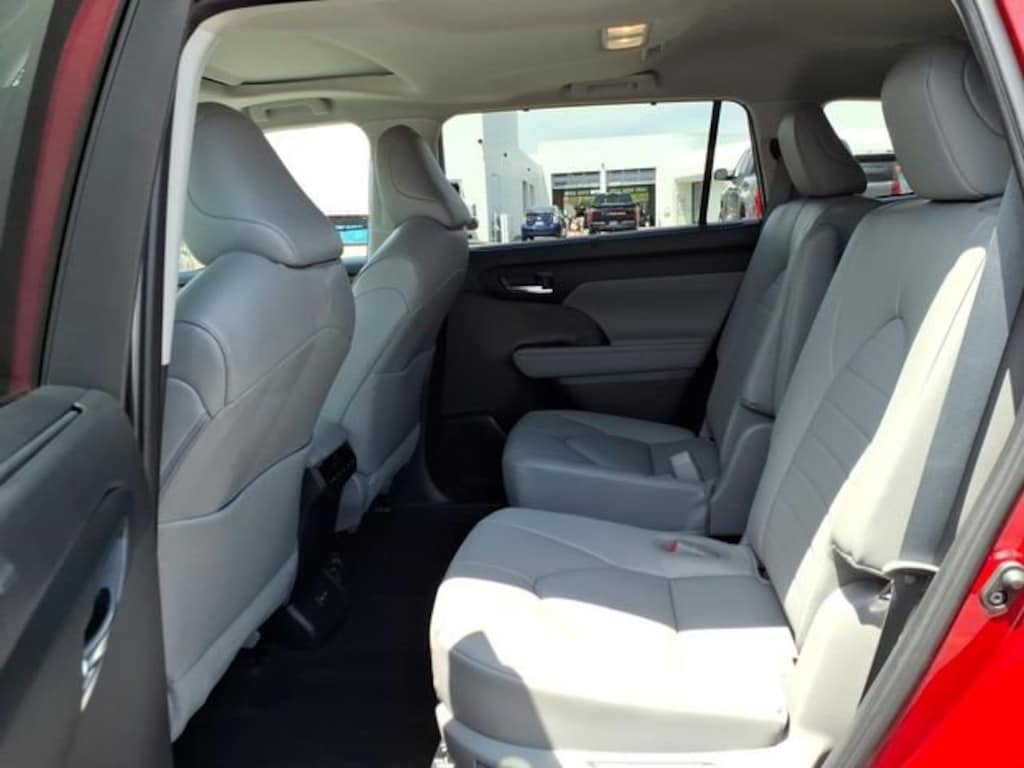 Used 2023 Toyota Highlander XLE SUV