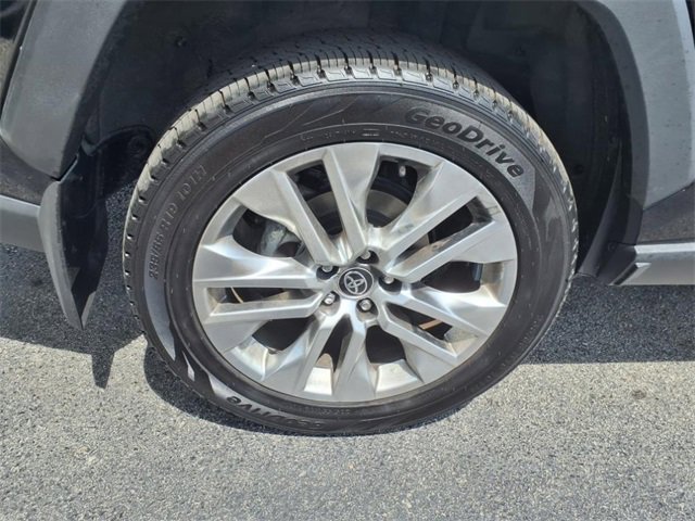 2024 Toyota RAV4 XLE Premium photo 29