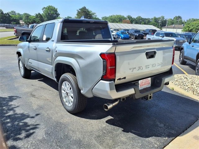 2025 Toyota Tacoma SR5 4x4 Double Cab photo 3
