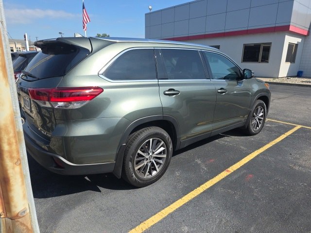 2019 Toyota Highlander XLE photo 2