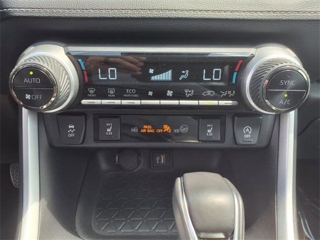 2024 Toyota RAV4 XLE Premium photo 14