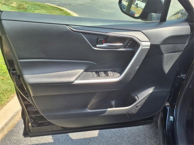 2024 Toyota RAV4 XLE Premium photo 8