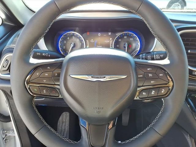 2025 Chrysler Pacifica Limited - Photo 9