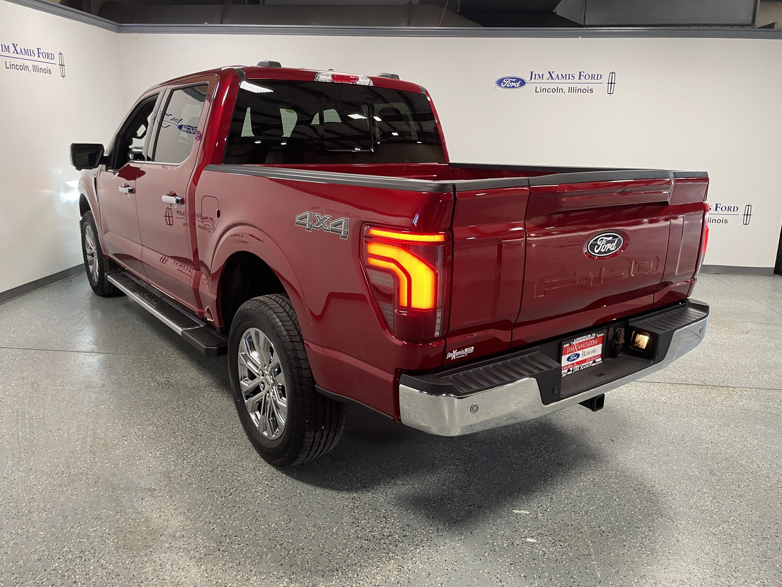2025 Ford F-150 Lariat photo 4