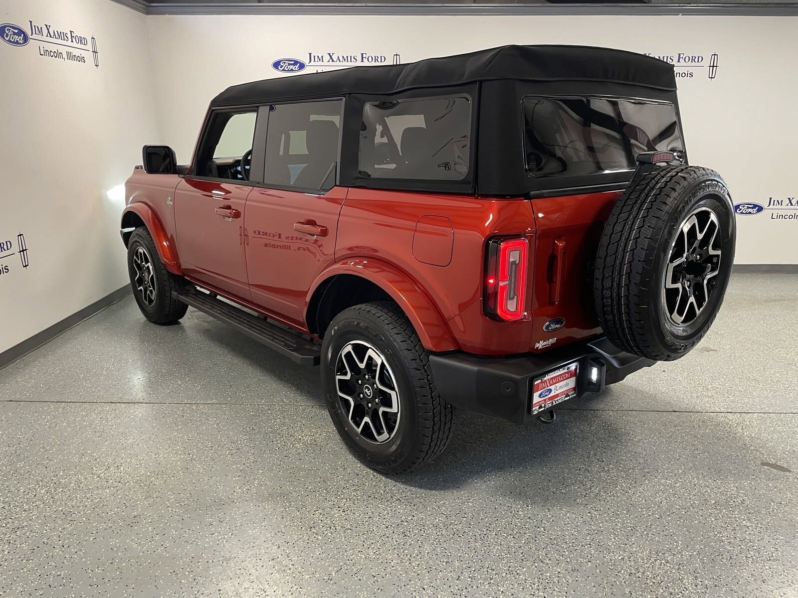 2024 Ford Bronco Outer Banks photo 4