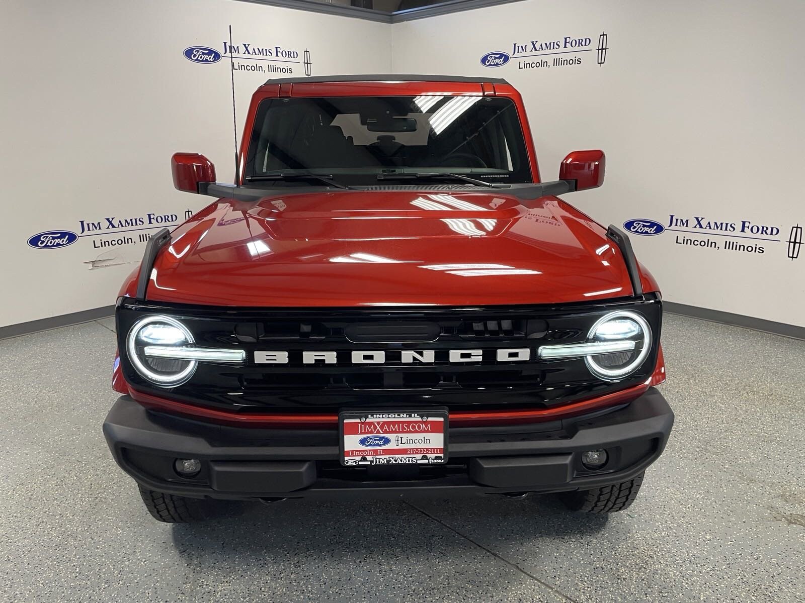 2024 Ford Bronco Outer Banks photo 2