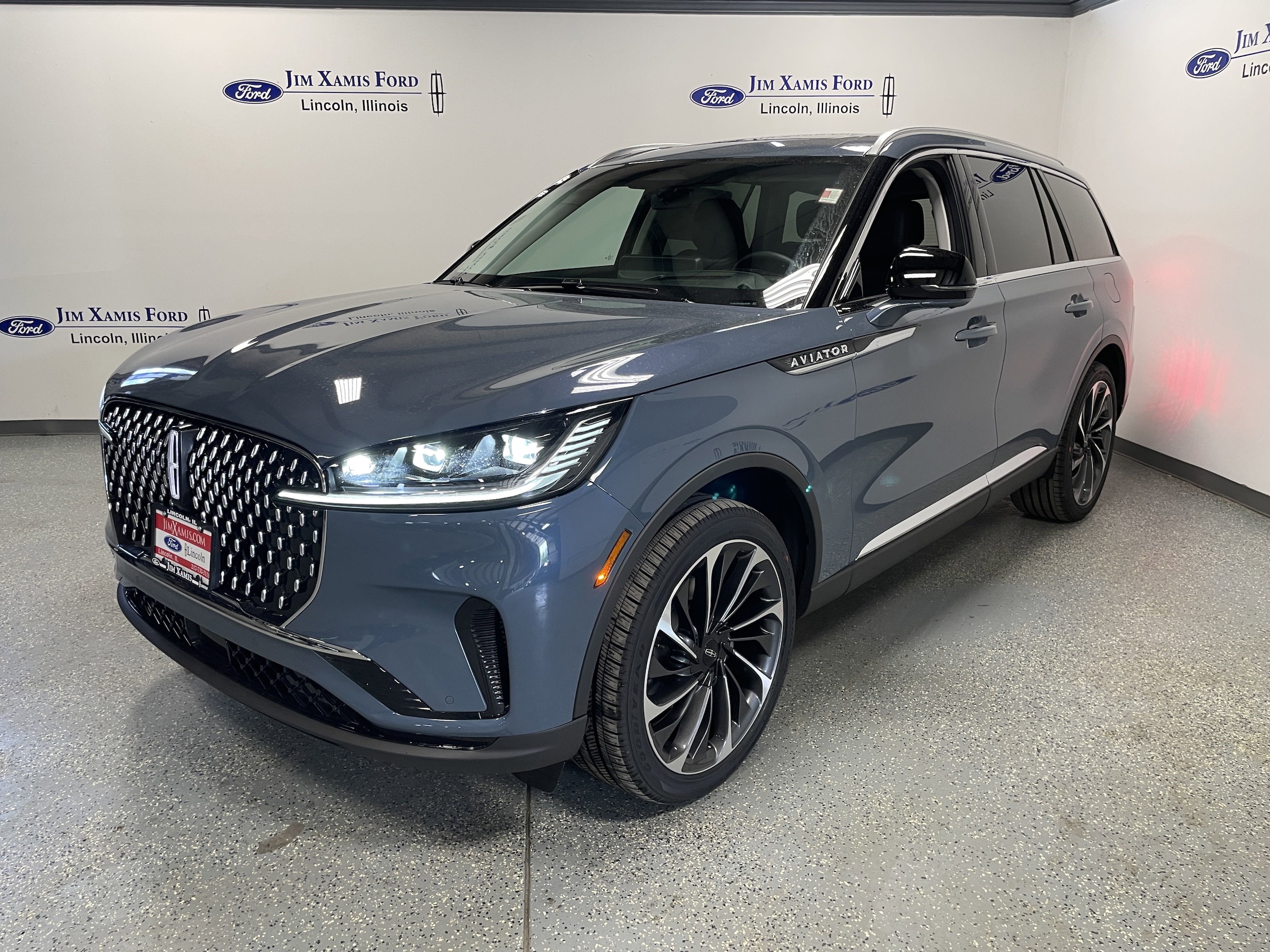 2025 Lincoln Aviator Reserve photo 3