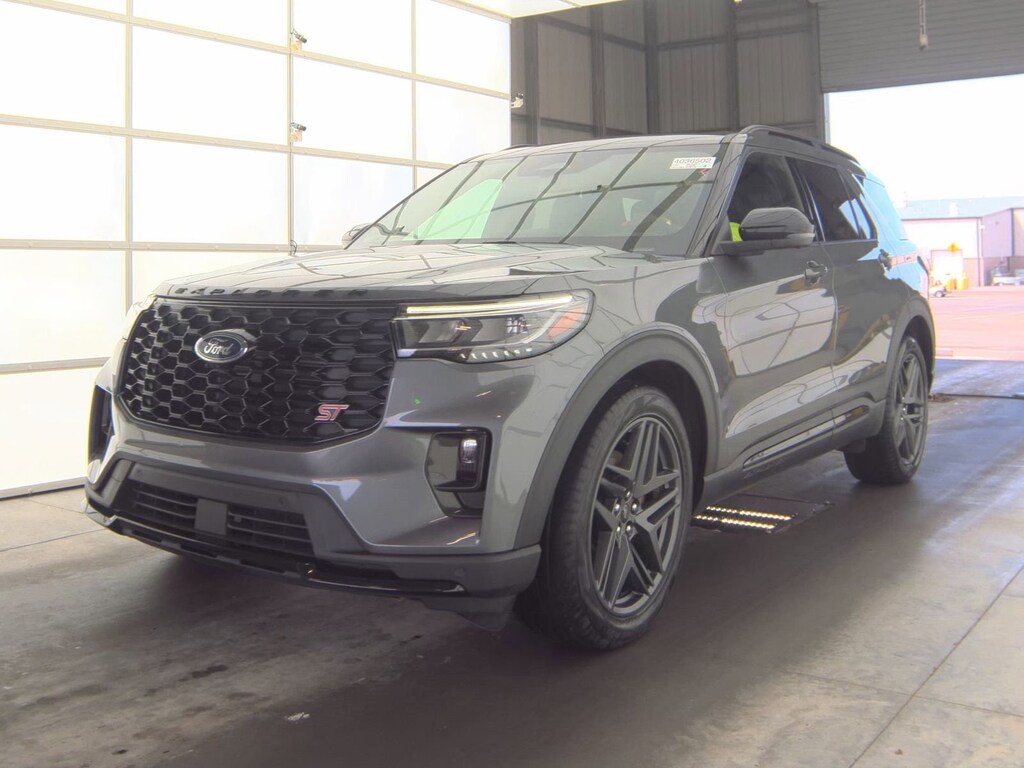 Used 2025 Ford Explorer SUV
