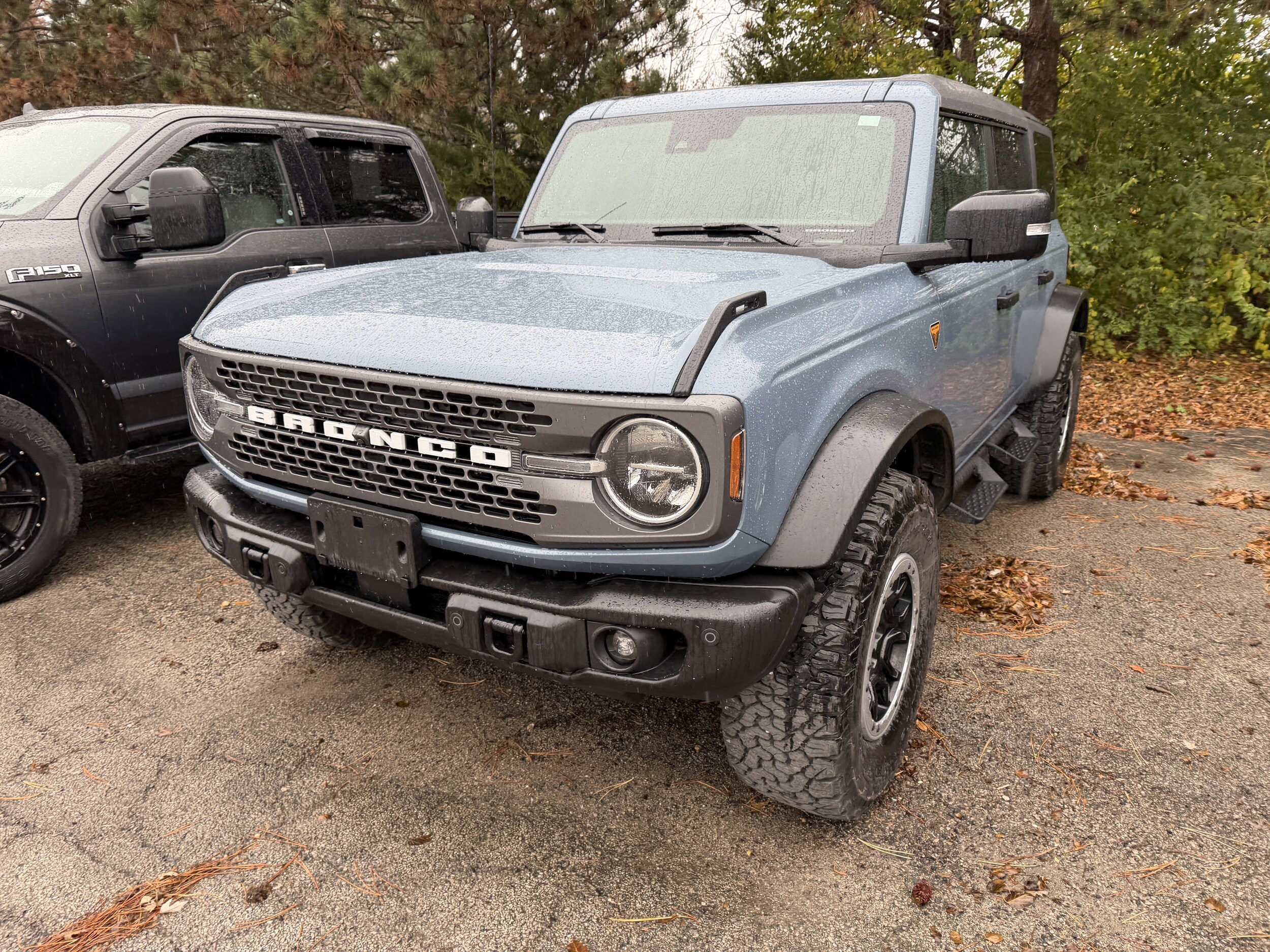 2023 Ford Bronco Badlands photo 2