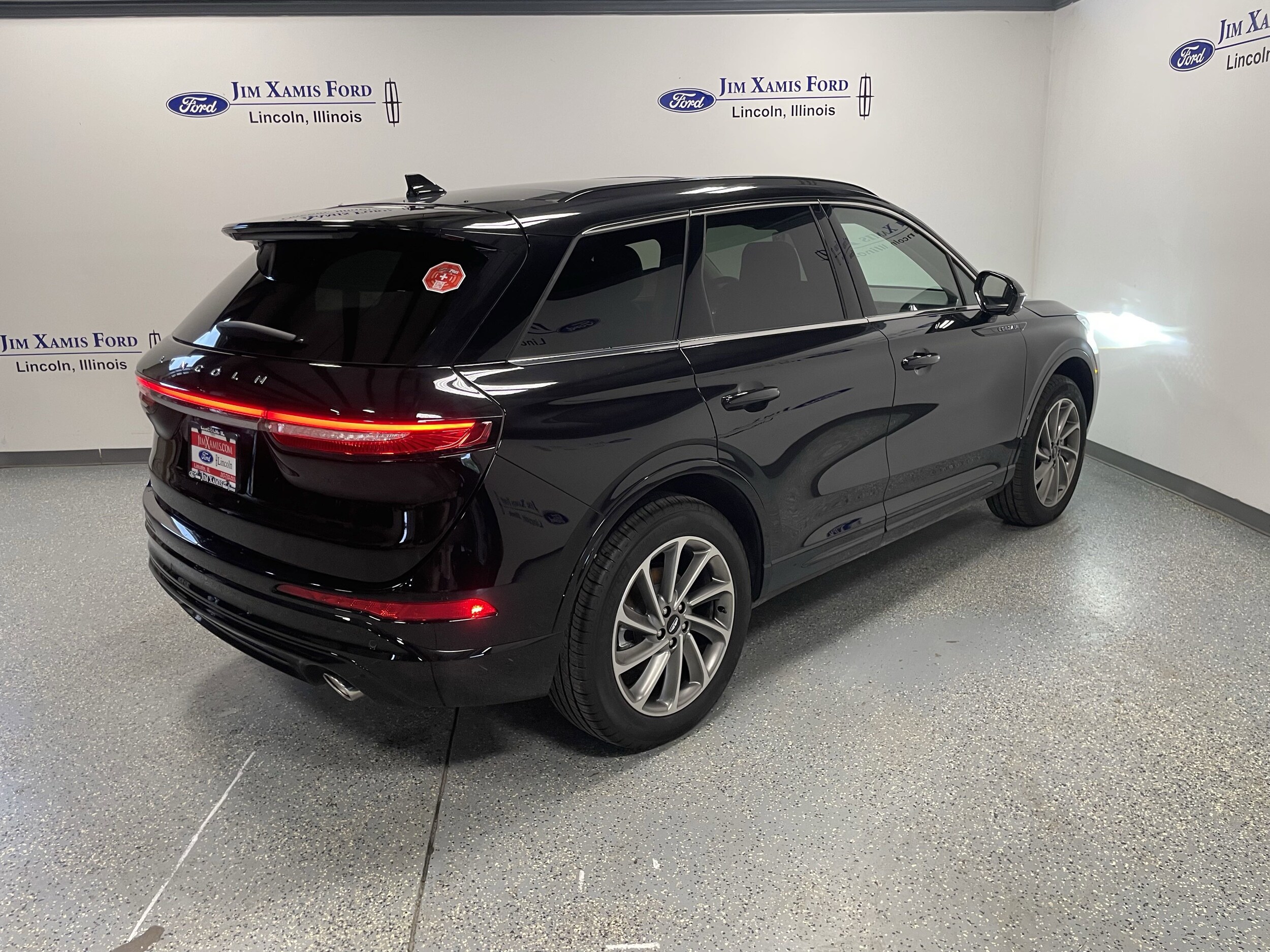 2025 Lincoln Corsair Grand Touring photo 4