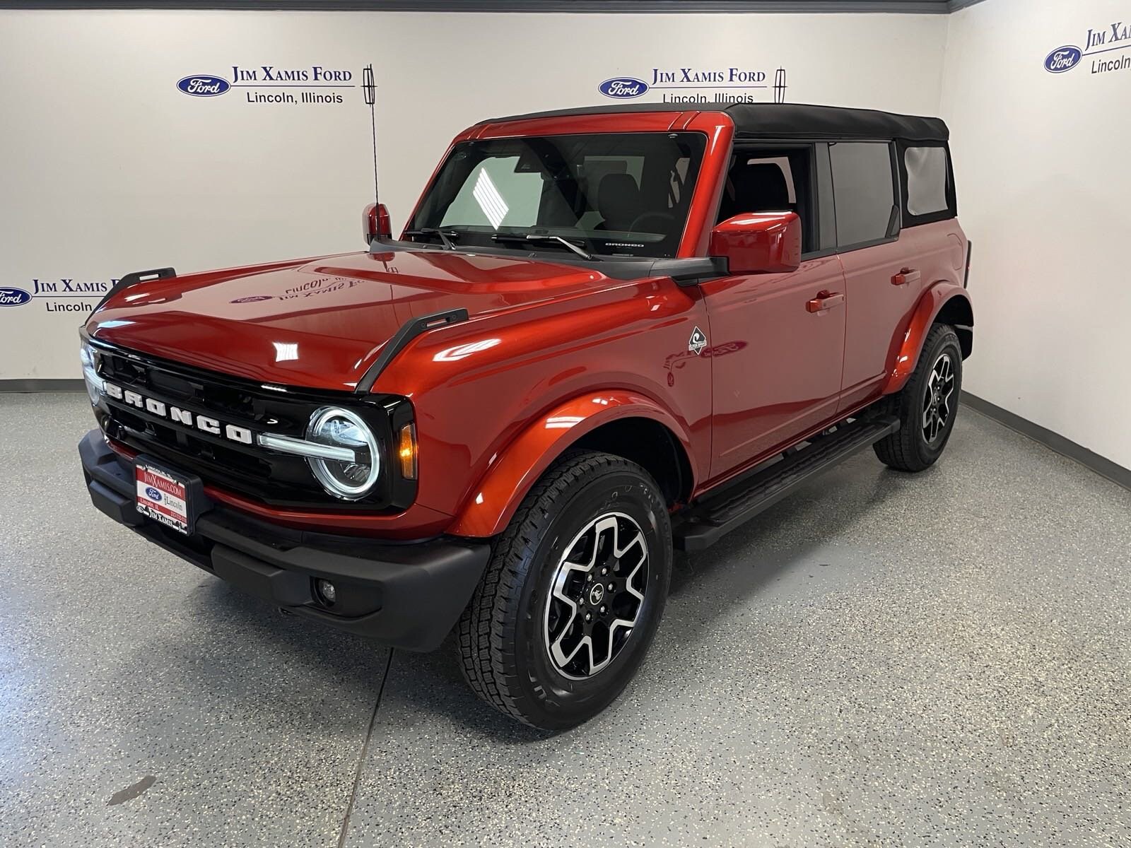 2024 Ford Bronco Outer Banks photo 3