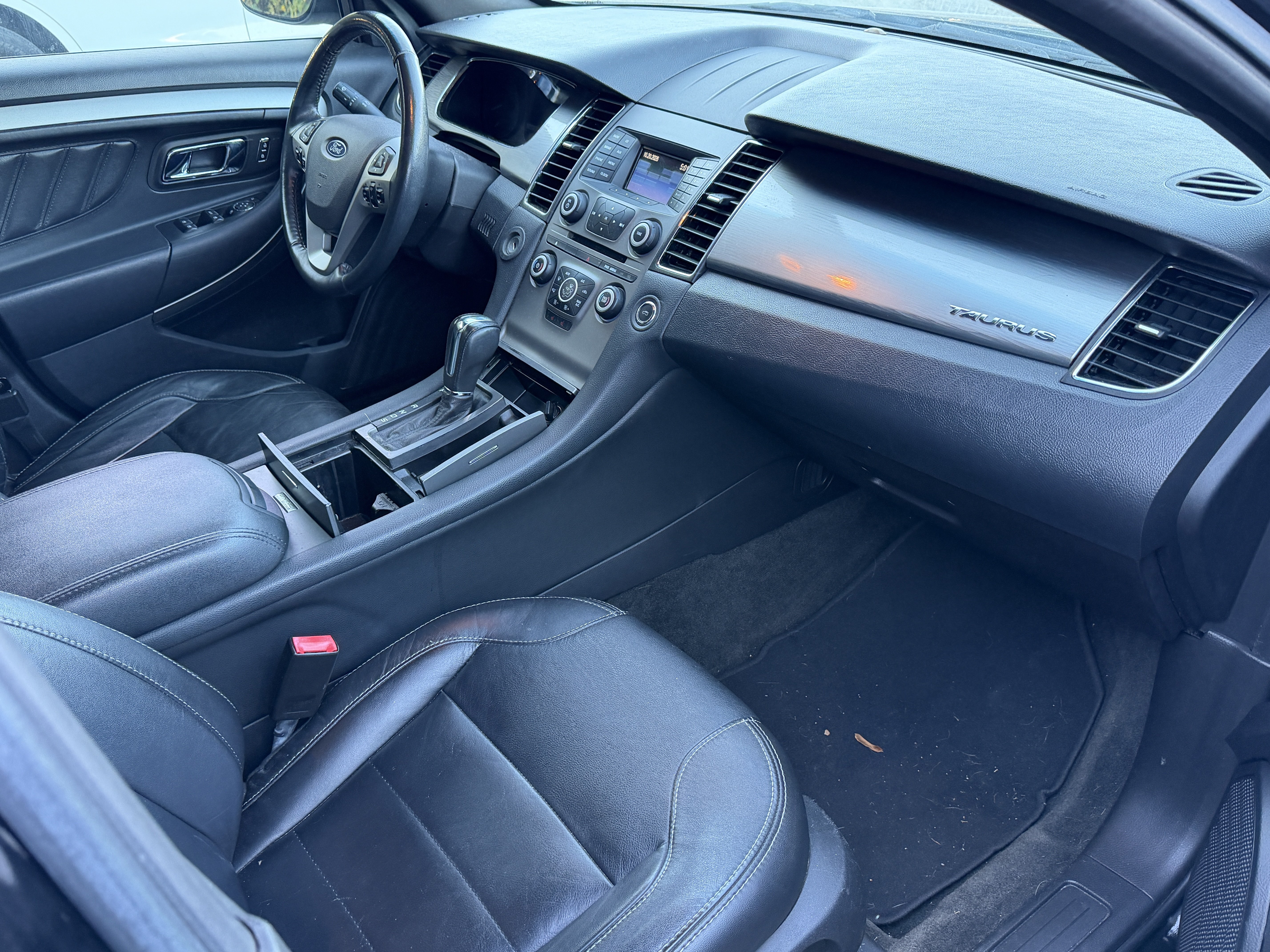 2014 Ford Taurus SEL - Photo 15