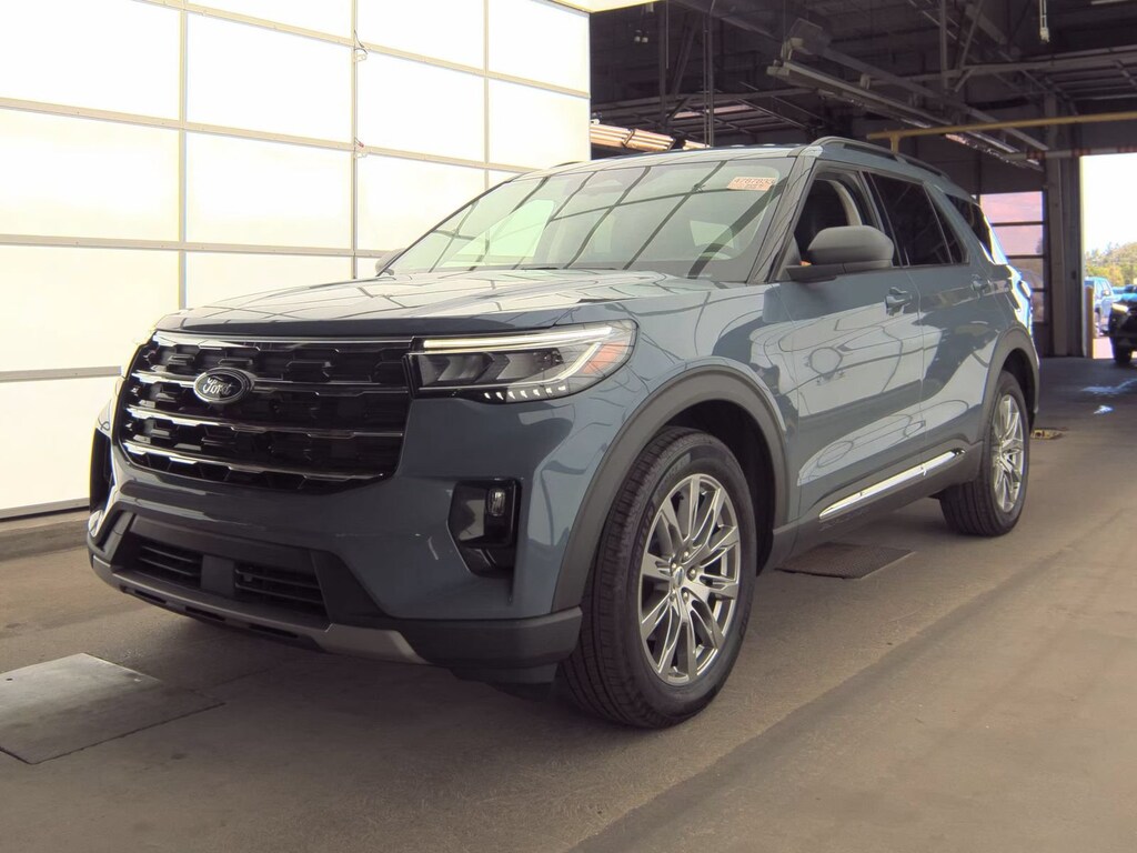 Used 2025 Ford Explorer SUV