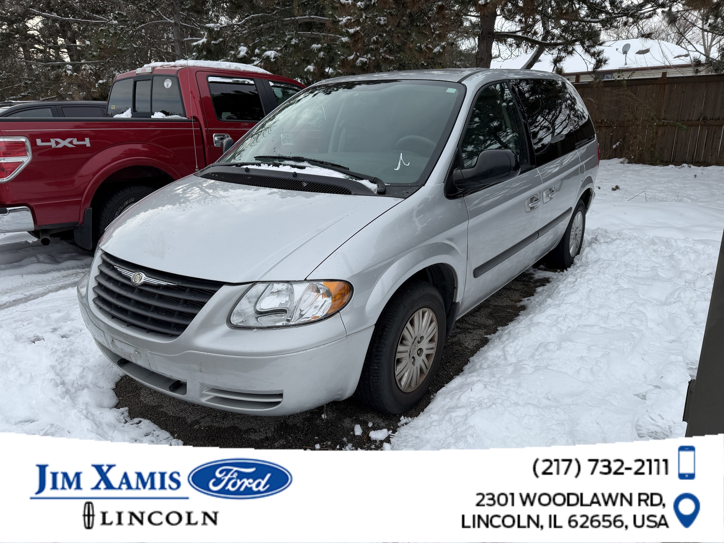 2005 Chrysler Town & Country Base