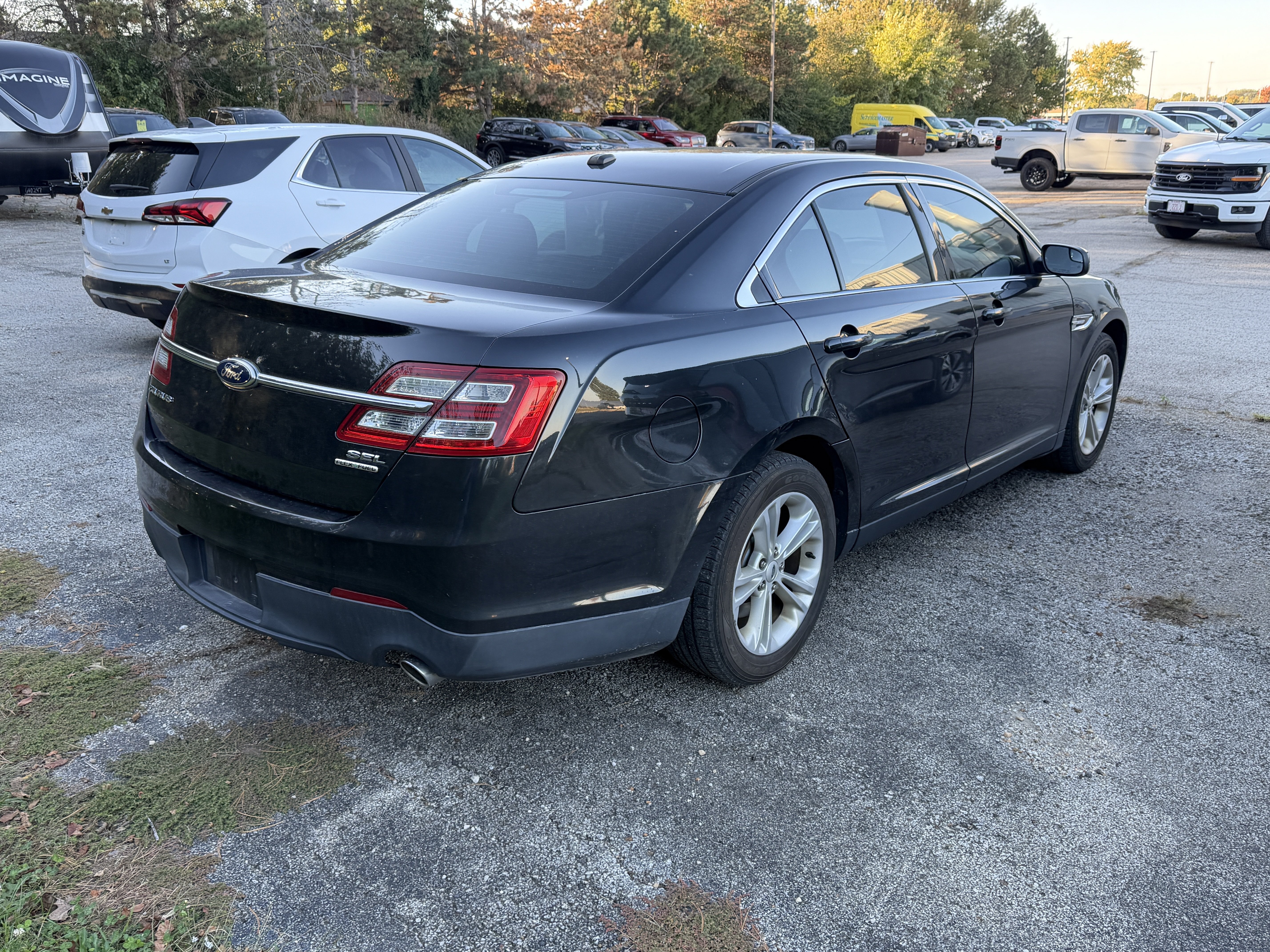 2014 Ford Taurus SEL - Photo 13