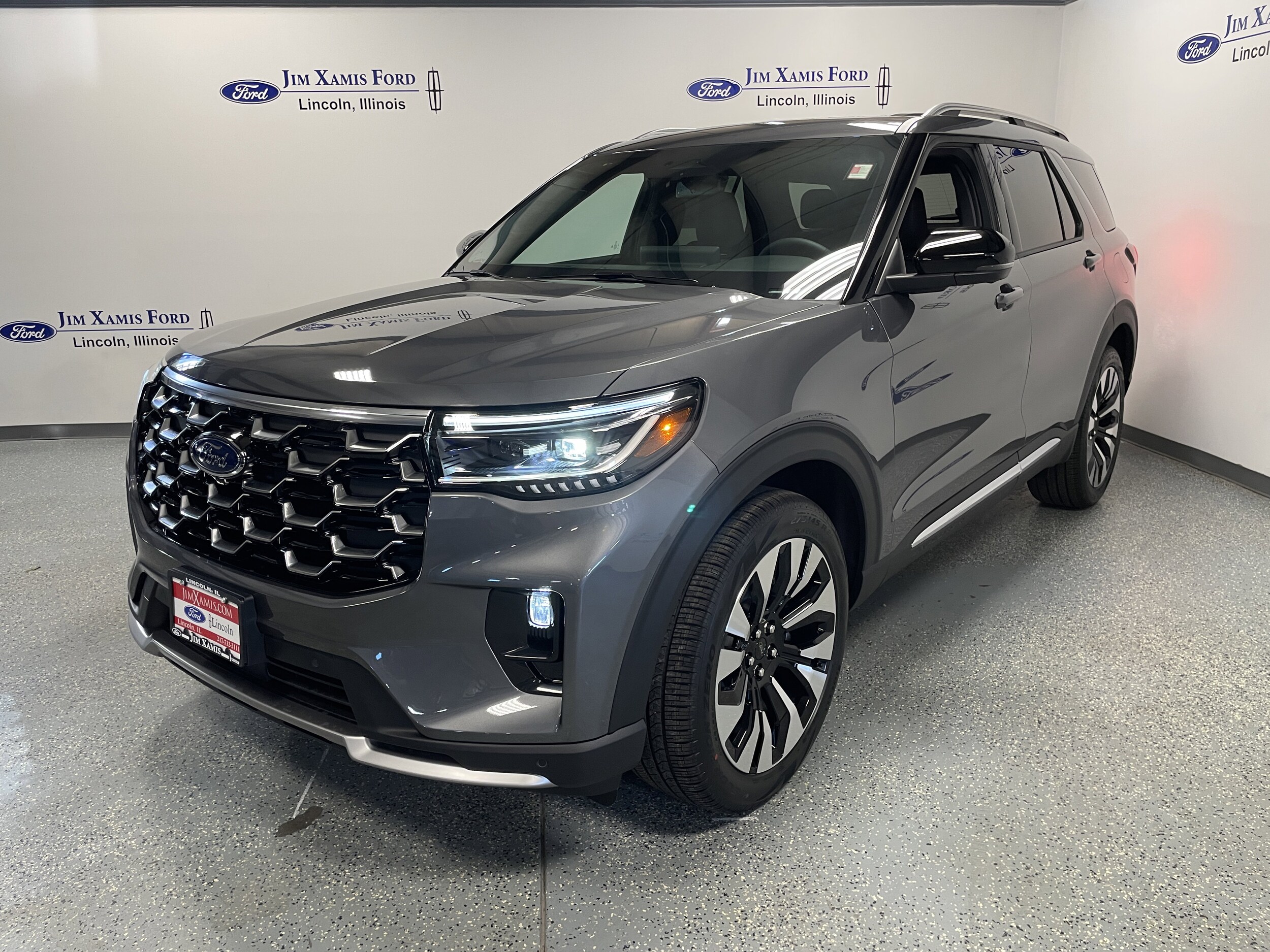 2026 Ford Explorer Platinum photo 2