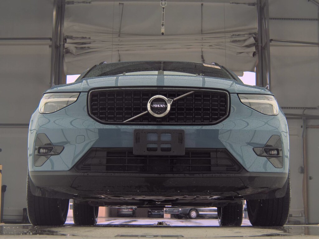 Used 2025 Volvo XC40 SUV