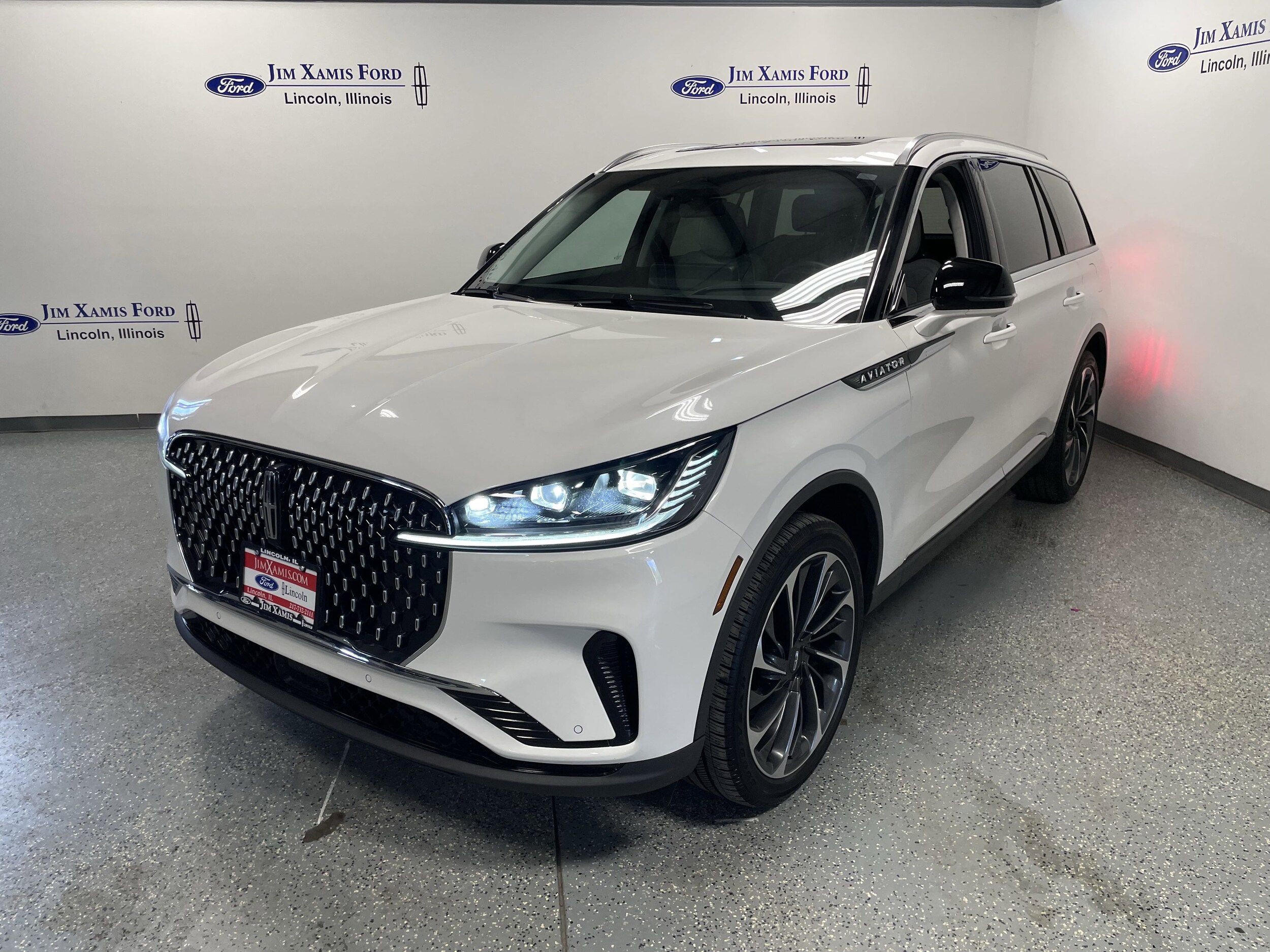 2025 Lincoln Aviator Reserve photo 2