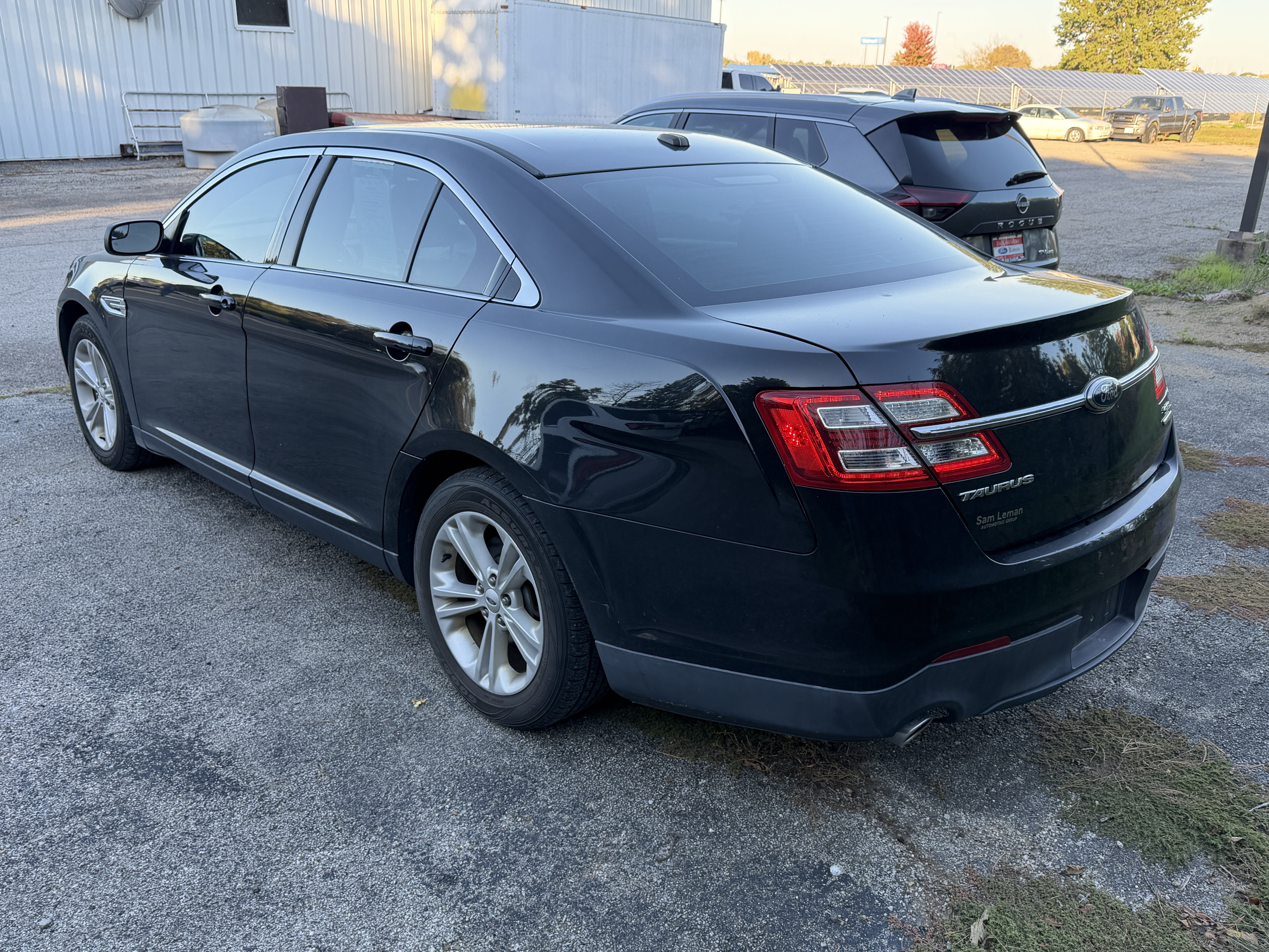 2014 Ford Taurus SEL - Photo 11