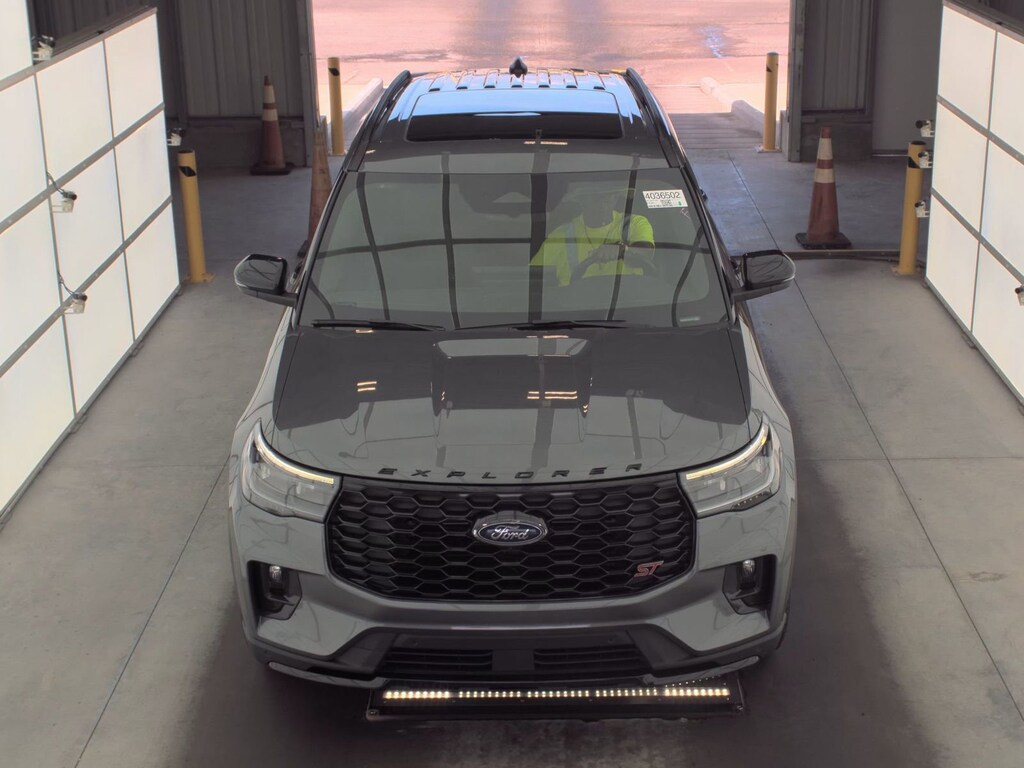 Used 2025 Ford Explorer SUV
