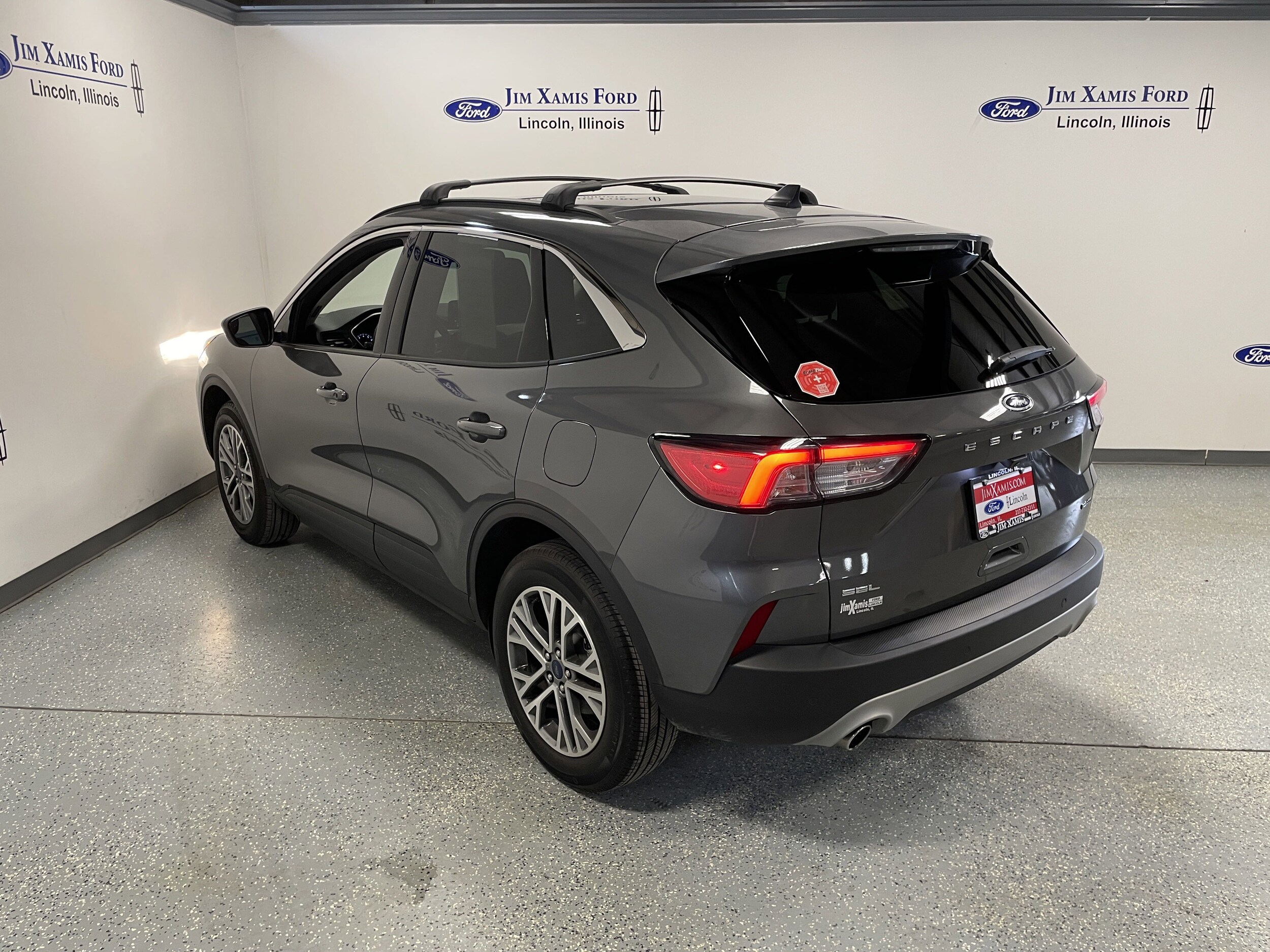 2022 Ford Escape Titanium photo 4