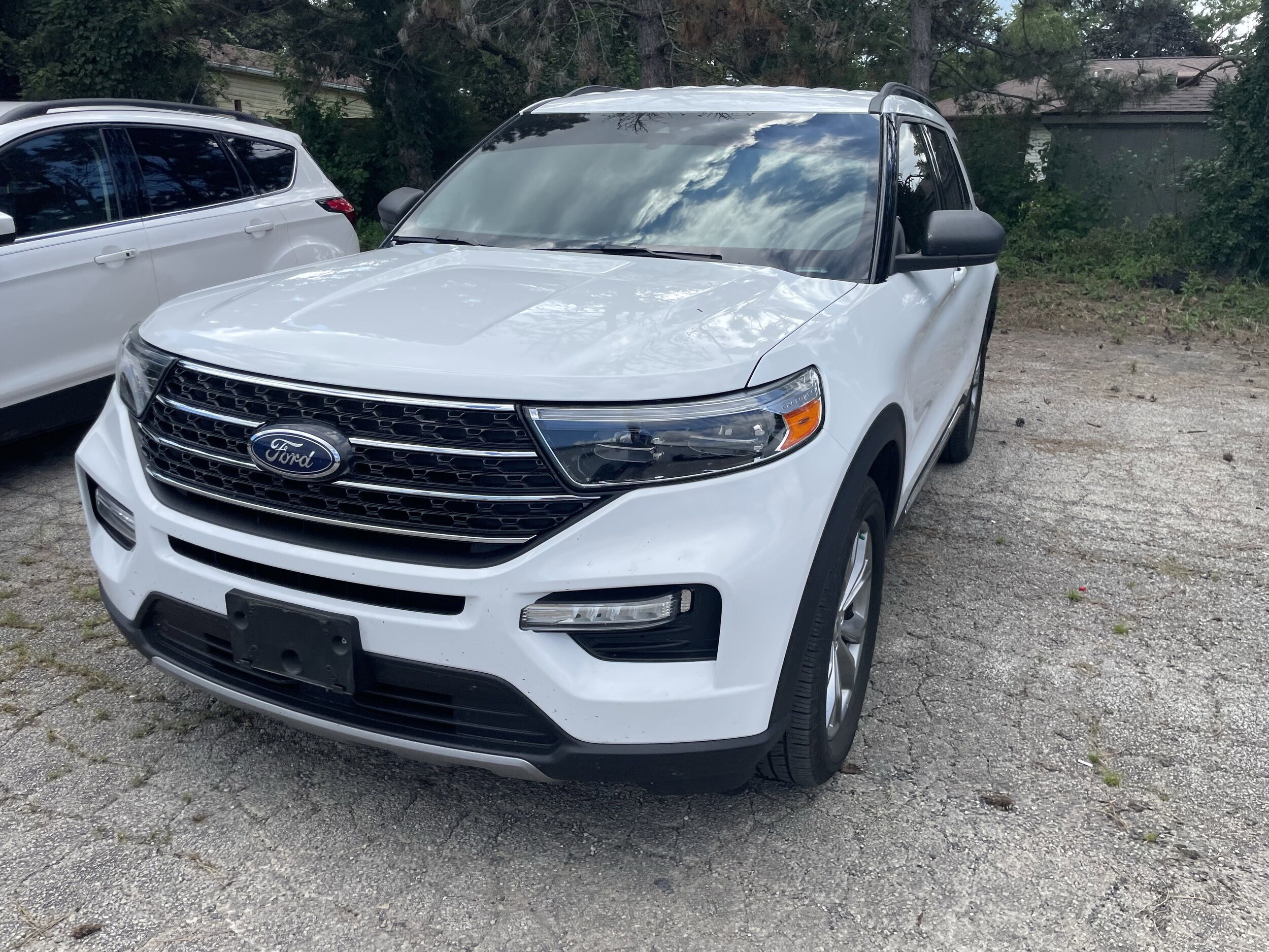 2020 Ford Explorer XLT photo 2