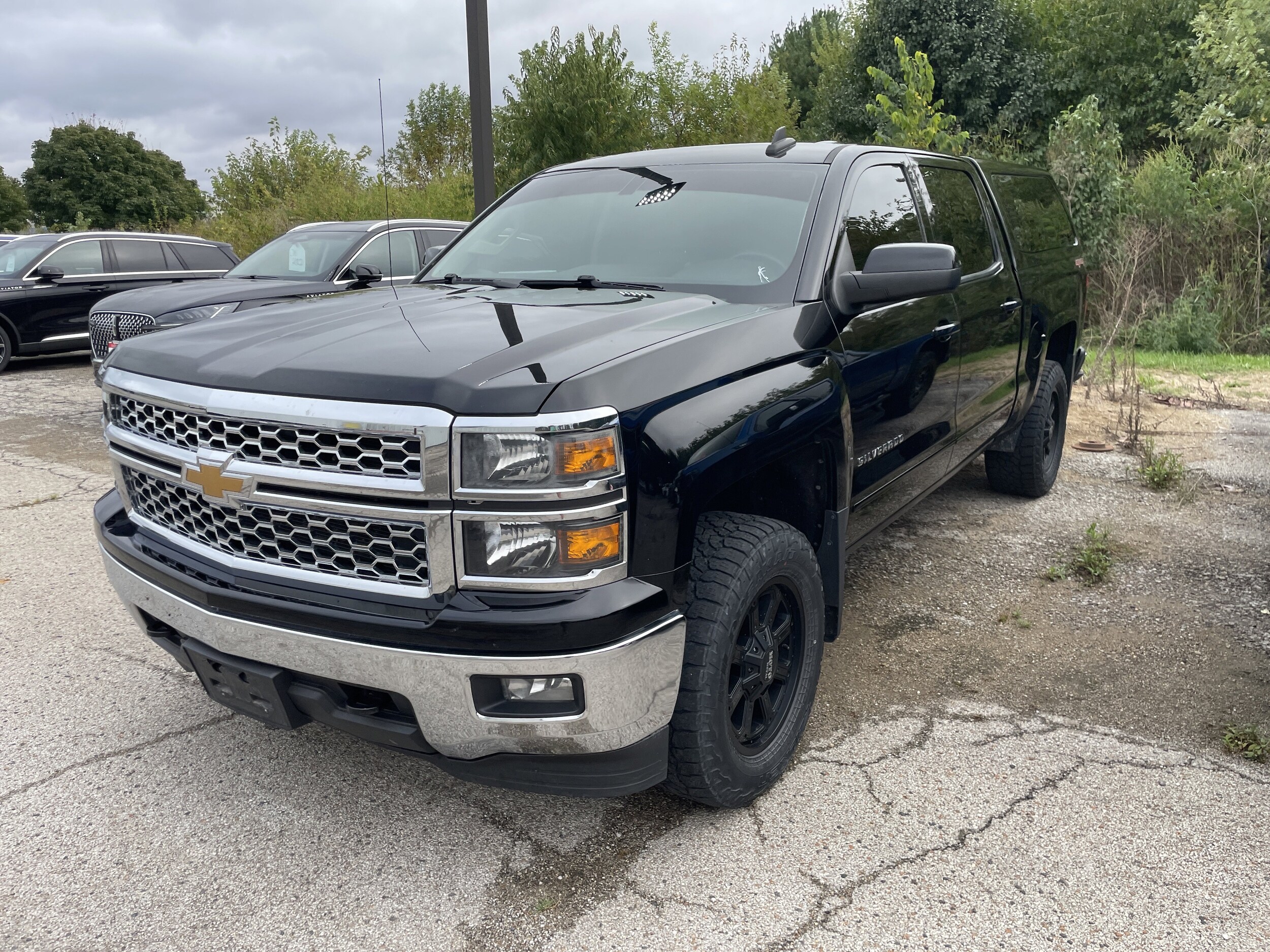 2015 Chevrolet Silverado 1500 LT photo 2