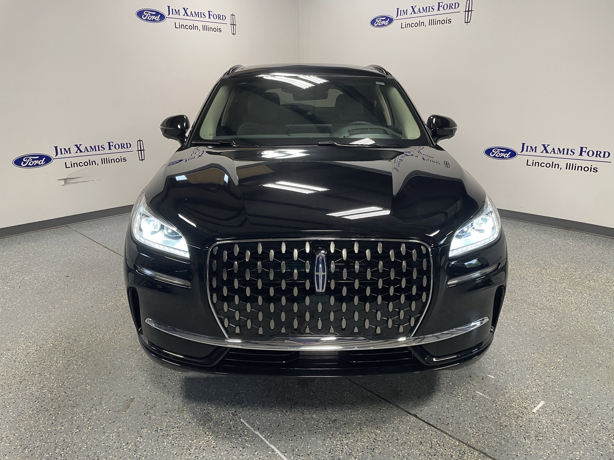 2025 Lincoln Corsair Grand Touring photo 2