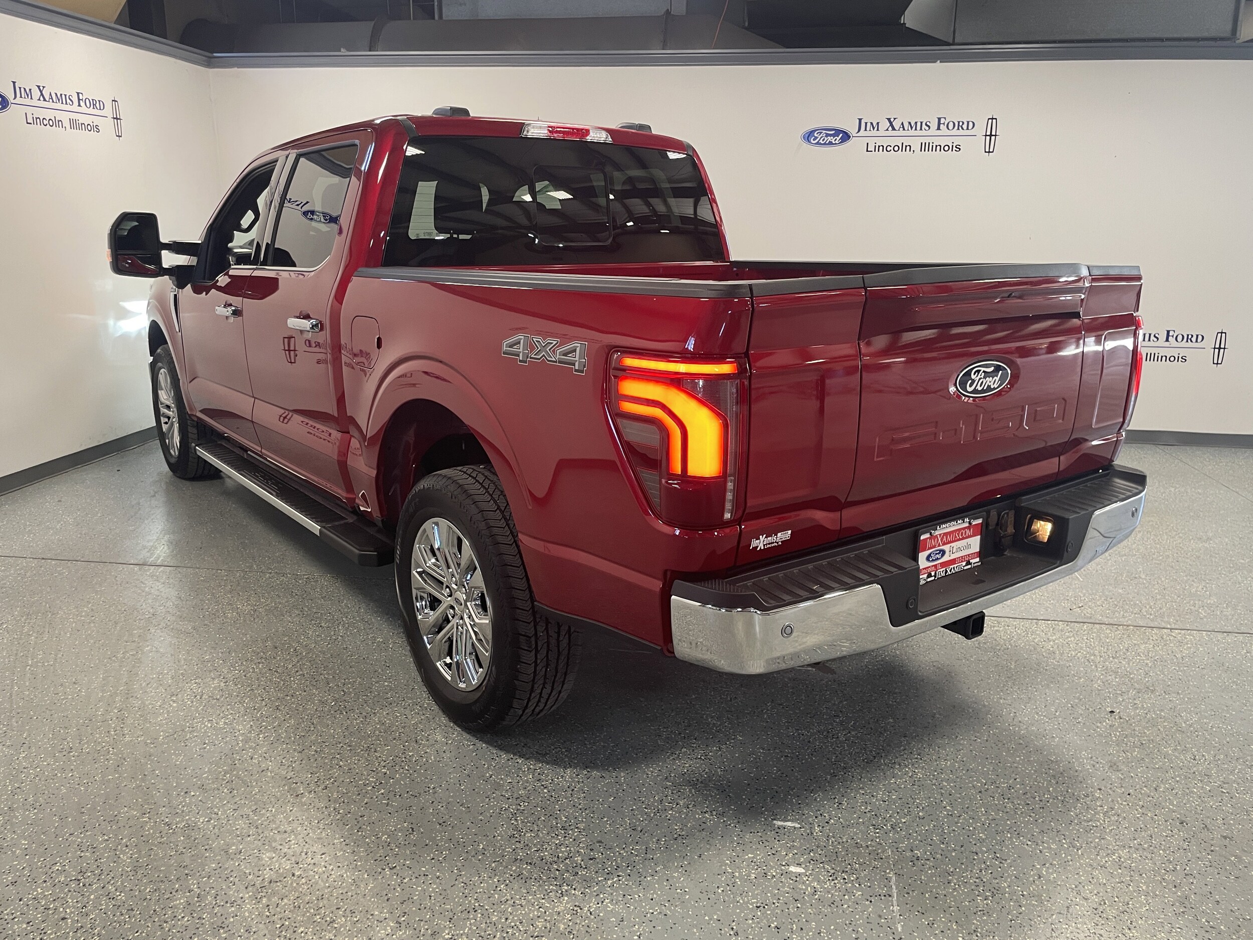 2025 Ford F-150 Lariat photo 2