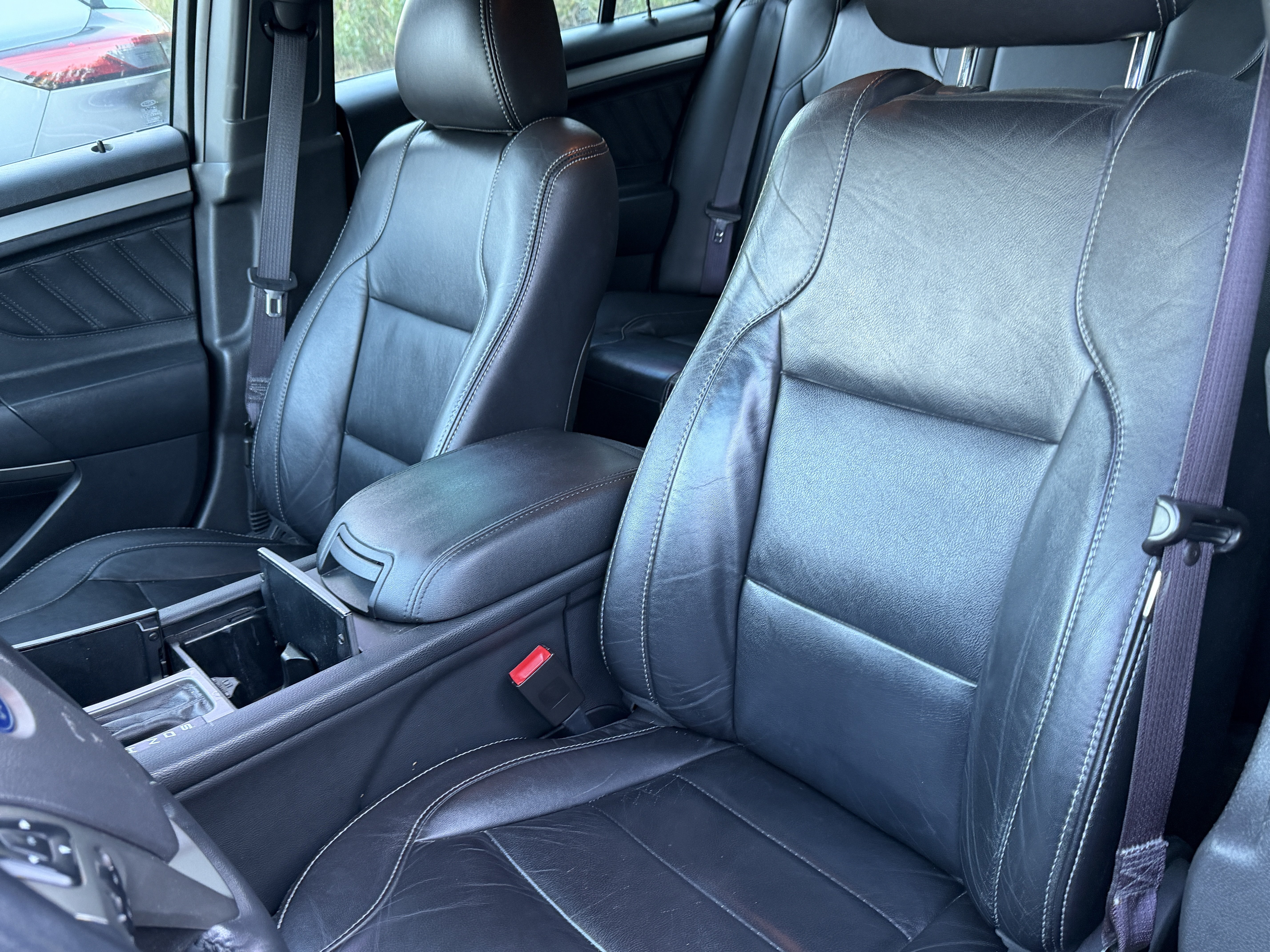 2014 Ford Taurus SEL - Photo 9