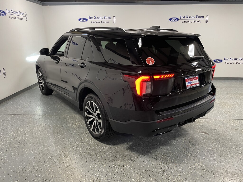 Used 2025 Ford Explorer SUV