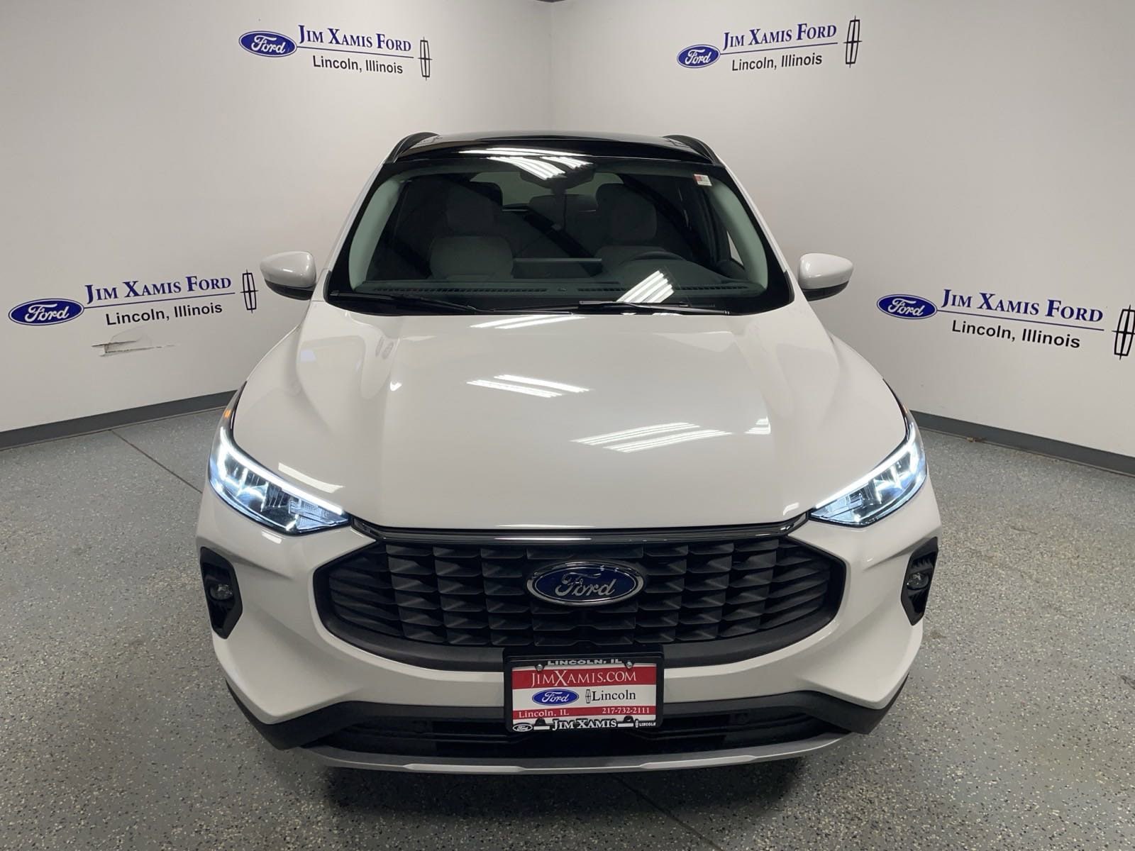 2025 Ford Escape Titanium photo 2