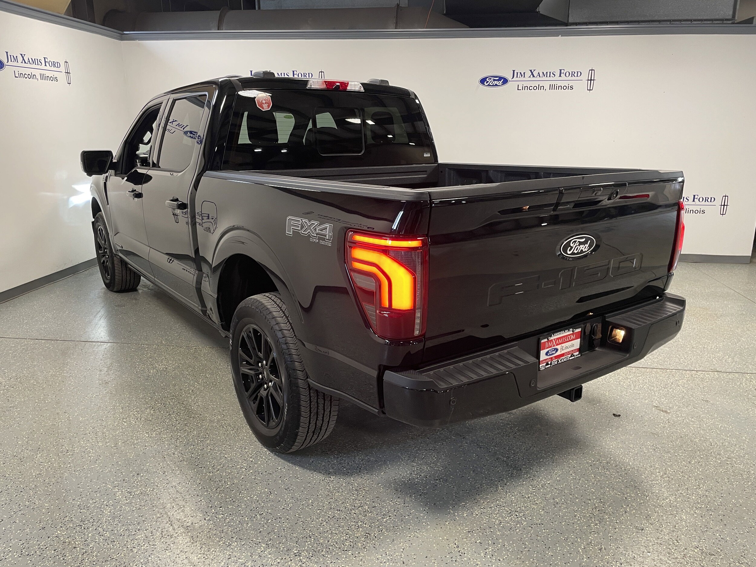 2024 Ford F-150 Platinum photo 4
