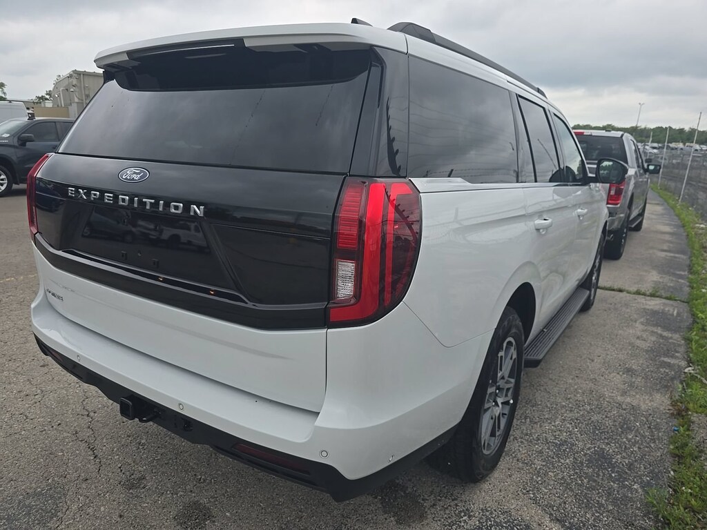 Used 2025 Ford Expedition SUV