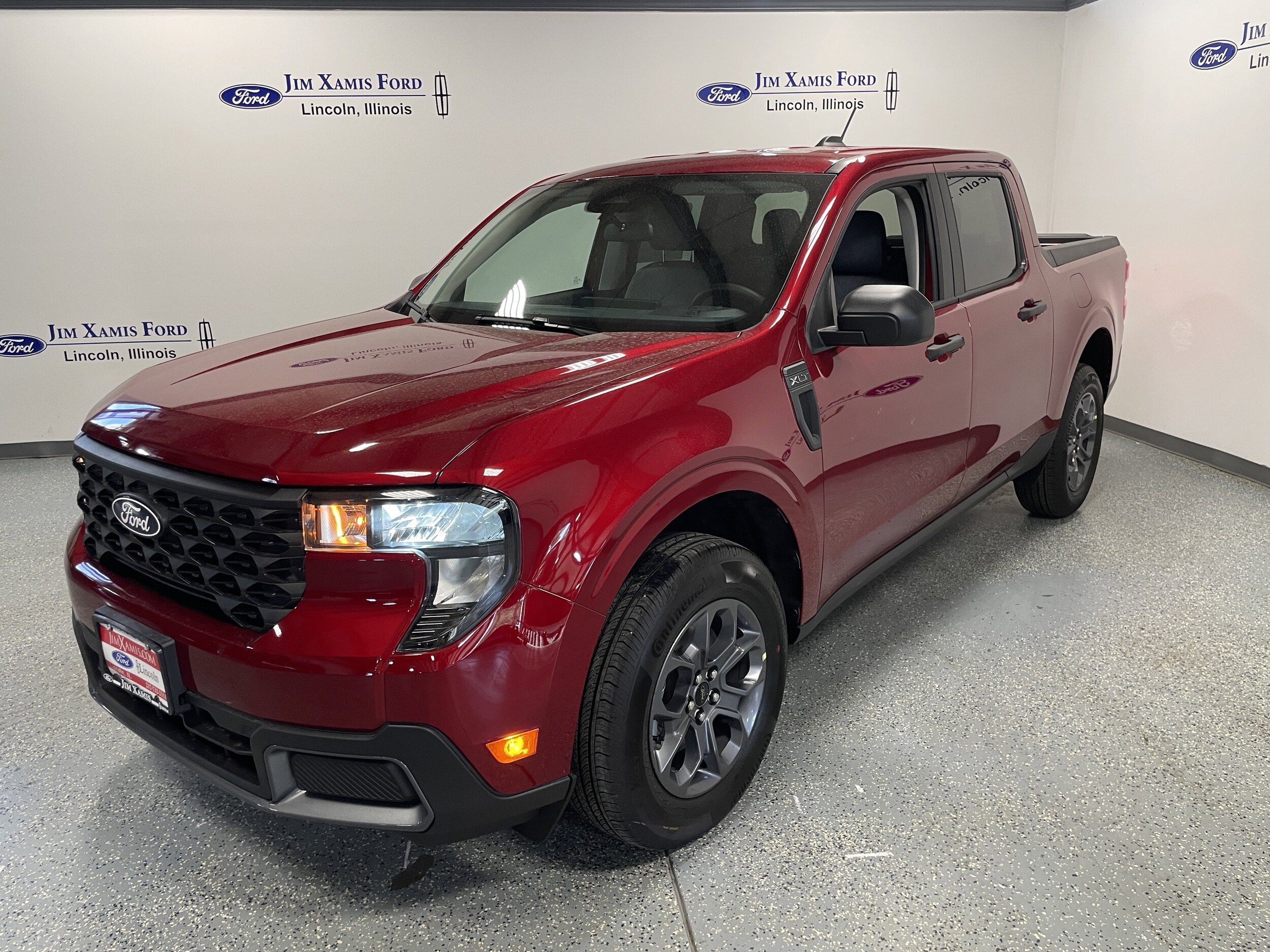 2025 Ford Maverick XLT photo 2