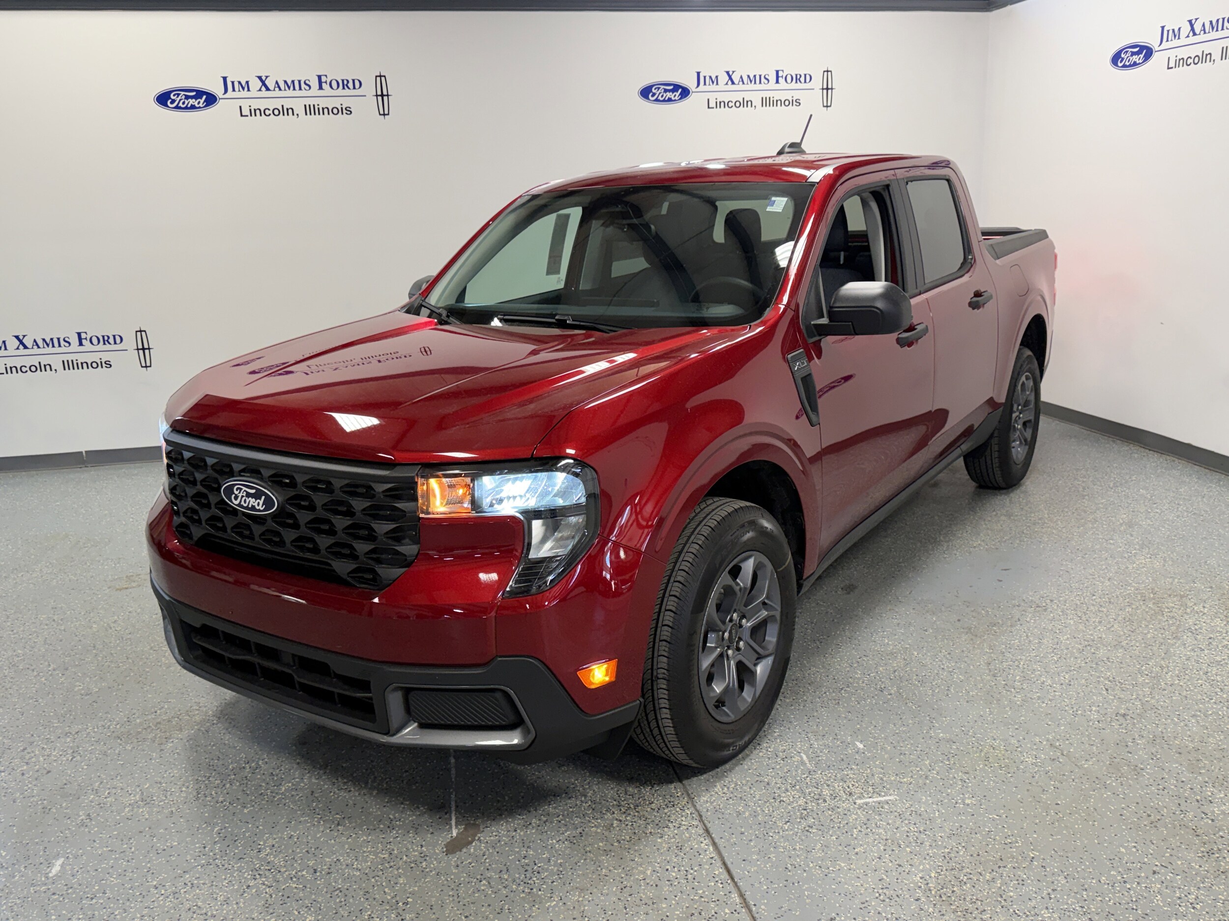 2025 Ford Maverick XLT photo 2