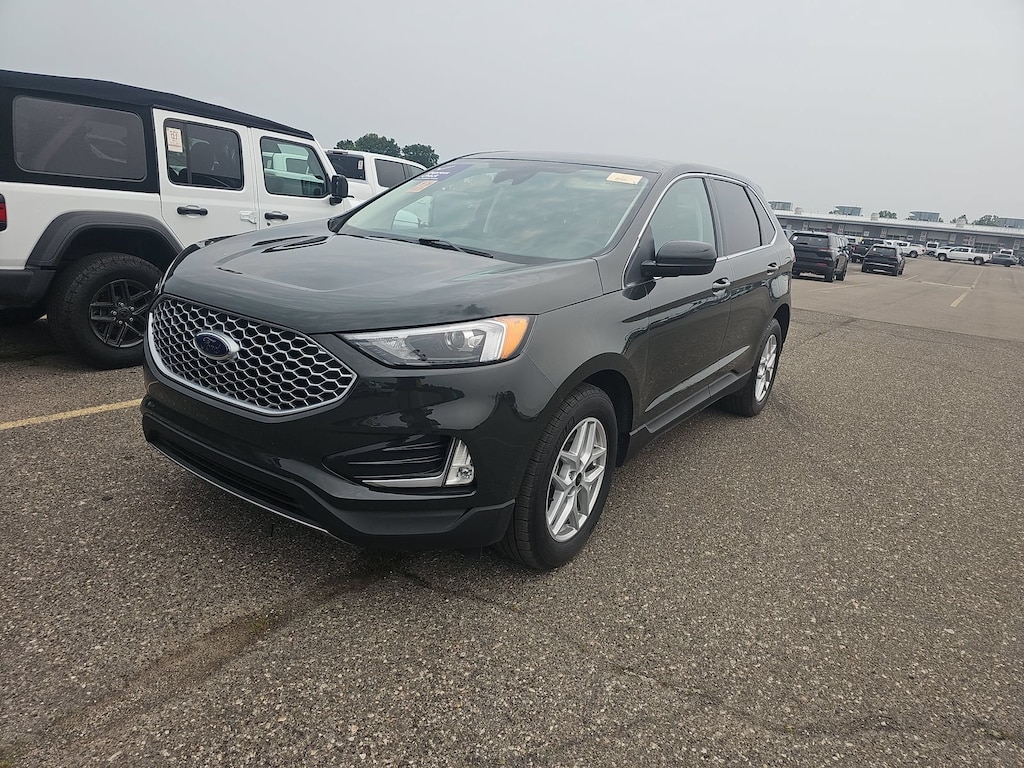 Used 2024 Ford Edge SUV