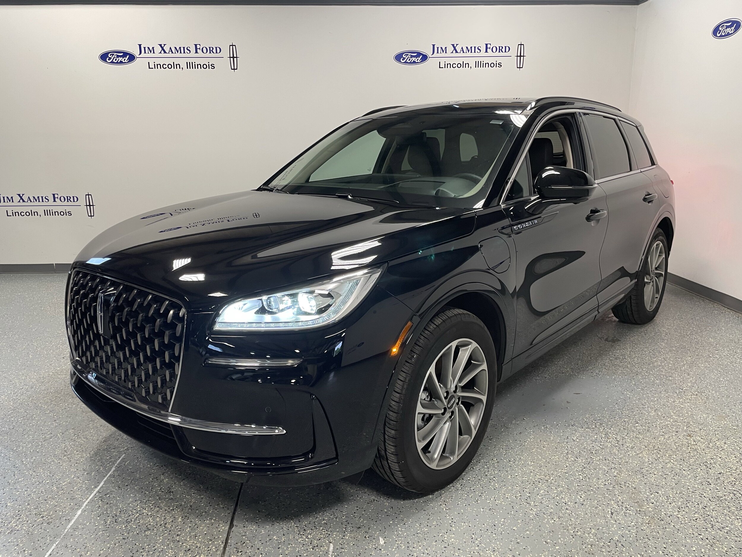2025 Lincoln Corsair Grand Touring photo 3