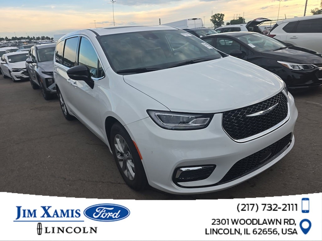 Used 2026 Chrysler Pacifica Van Passenger Van