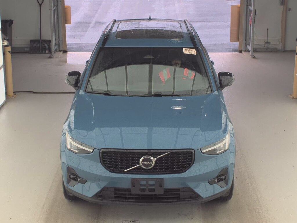 Used 2025 Volvo XC40 SUV