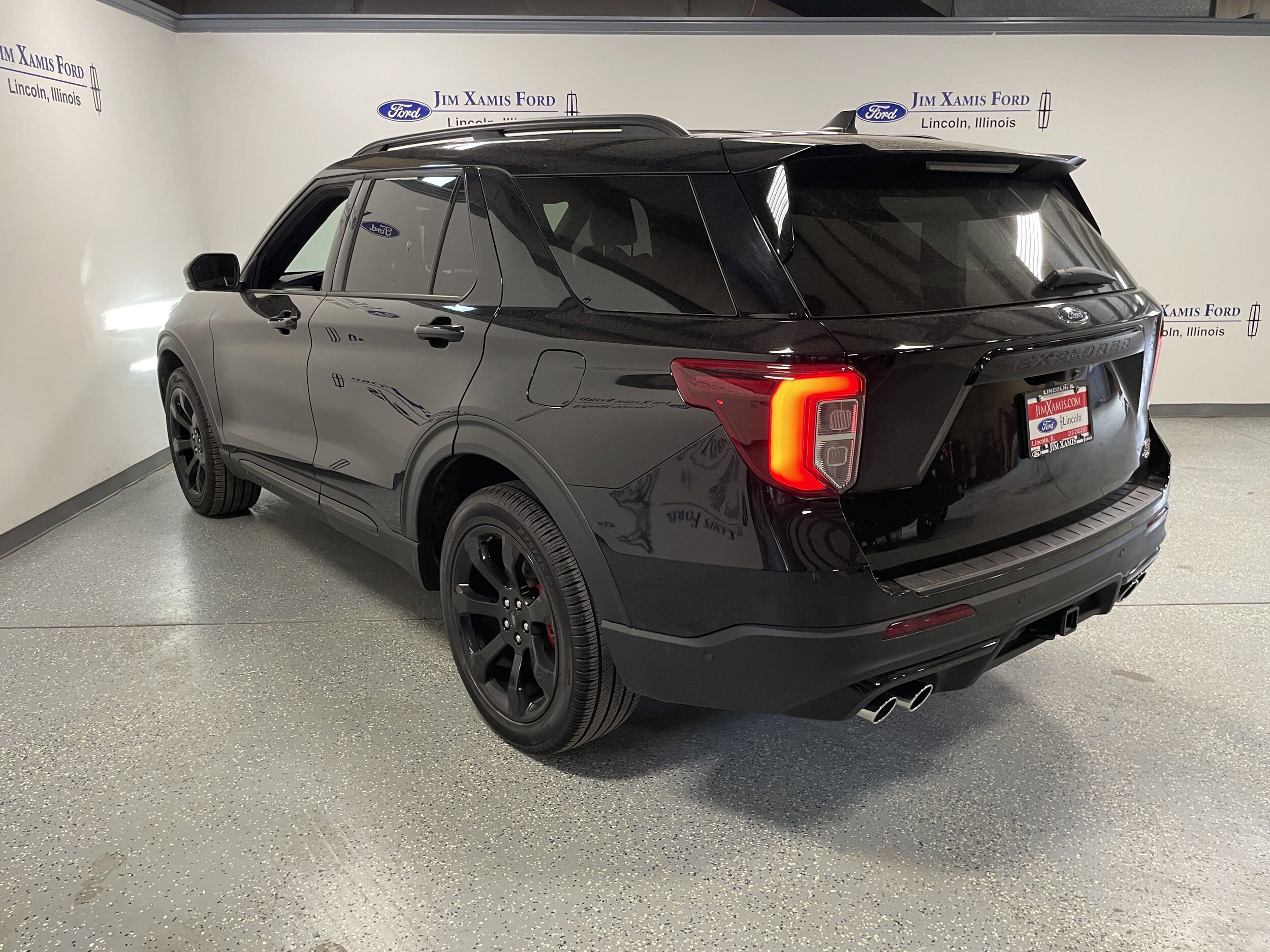 2023 Ford Explorer ST photo 4