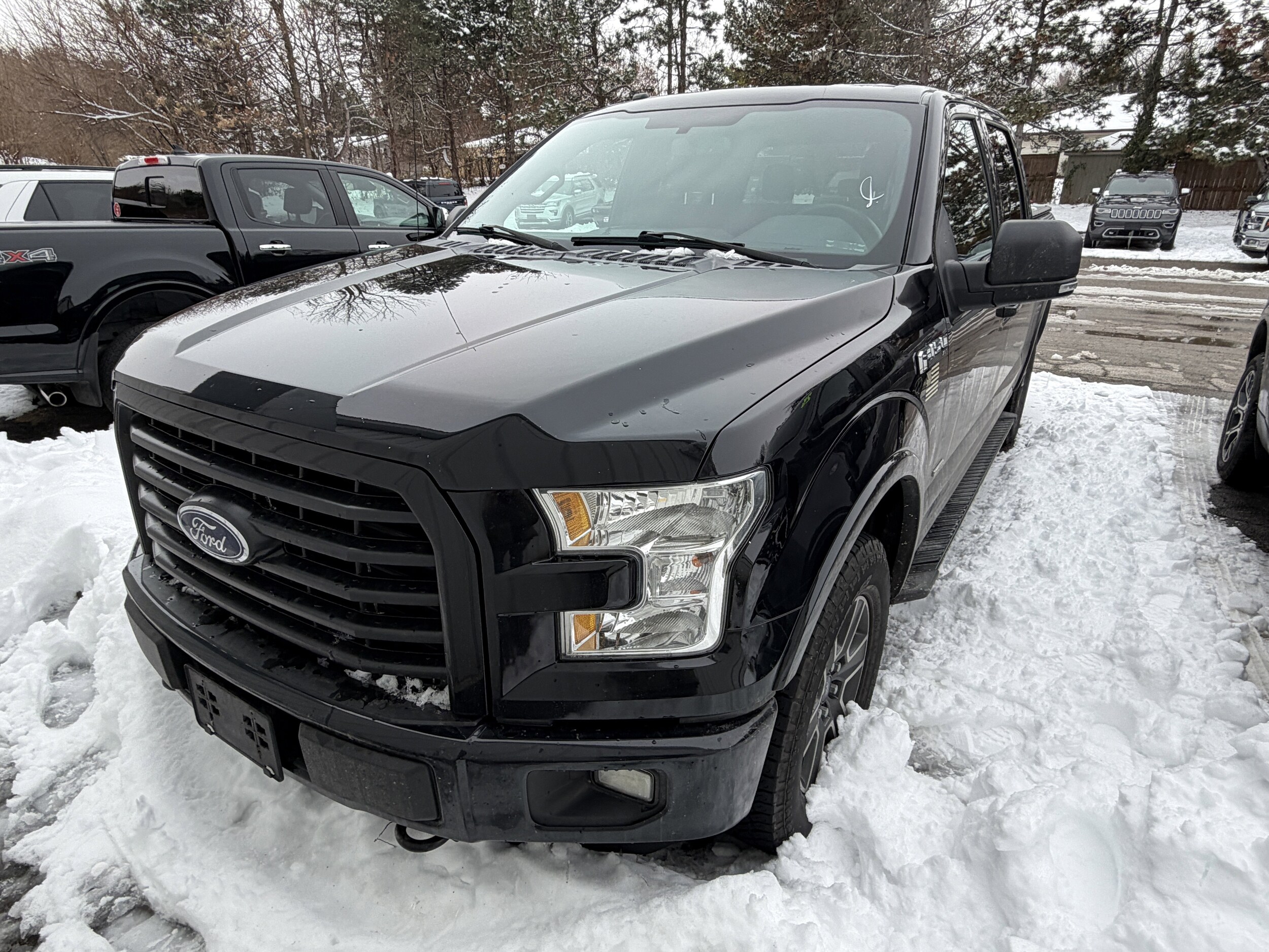 2016 Ford F-150 XLT photo 2
